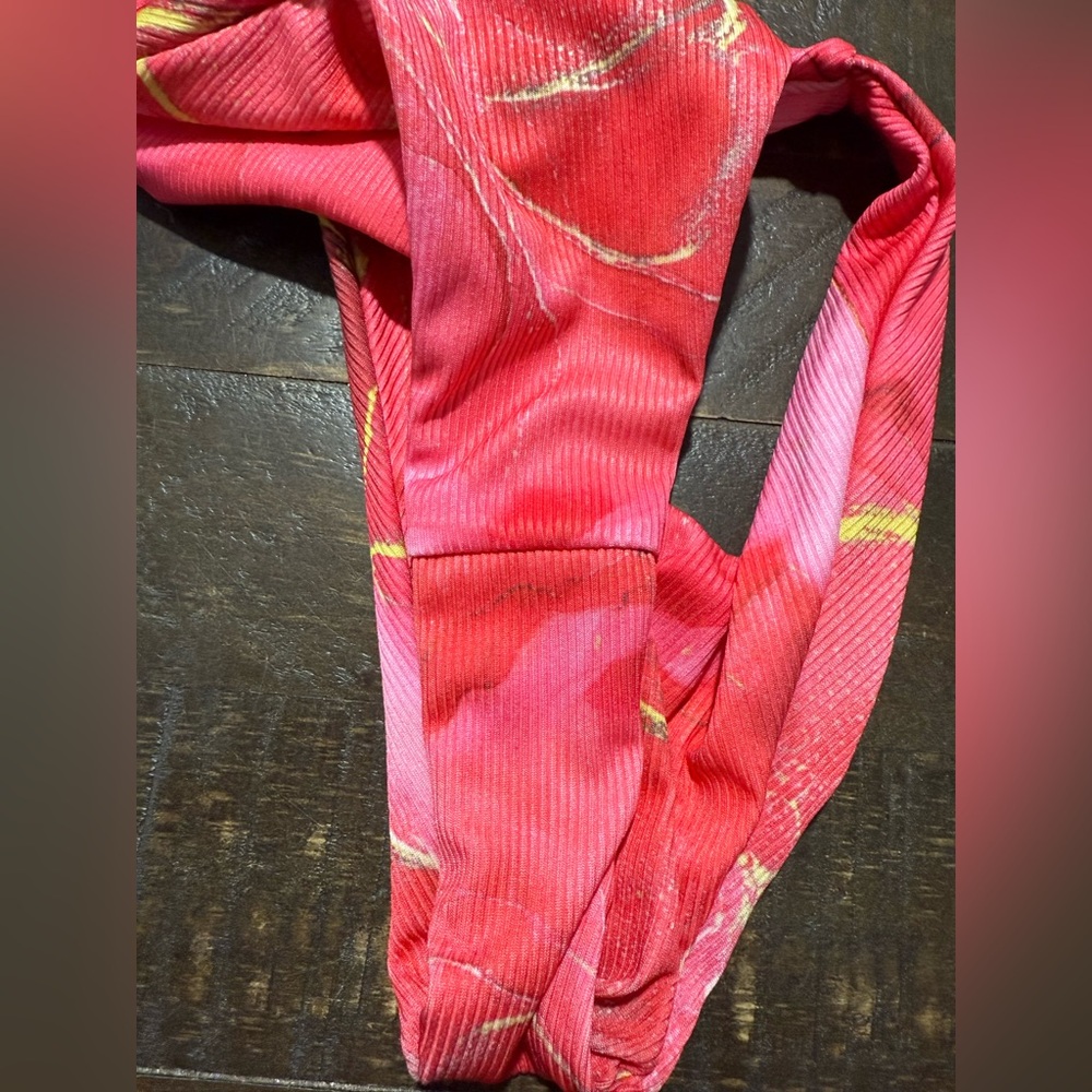 NWOT Pink Floral Bikini Sz Small - Picture 12 of 15
